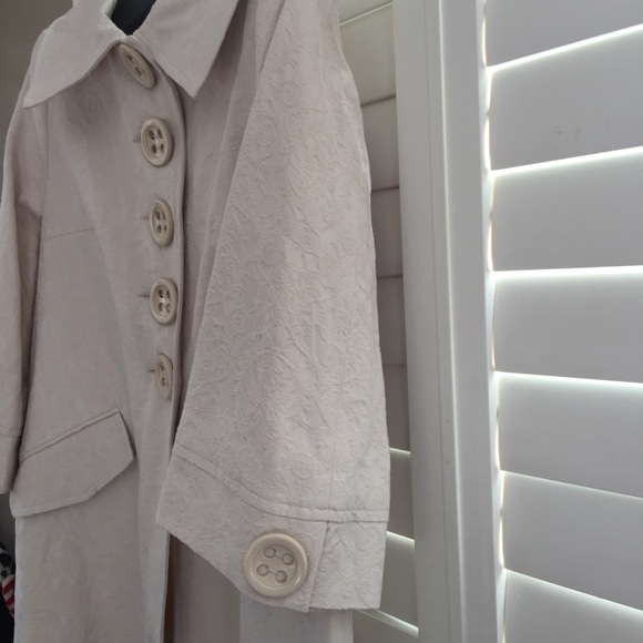 H&M spring coat - Picture 12 of 12